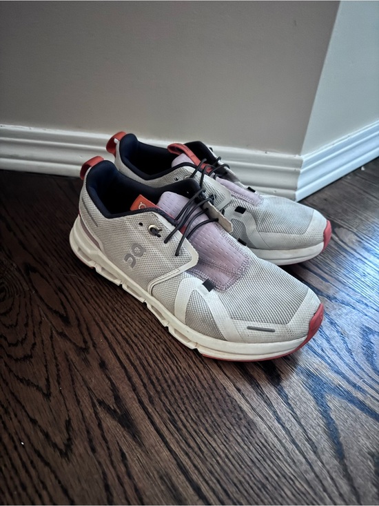 On Clouds Other - Kids On Cloud Sneakers - Light Gray with Orange, Size 4, GUC, Tennis Shoes